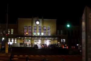 夜の小樽駅